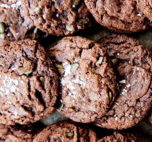 Cookies med choklad och pumpakärnor