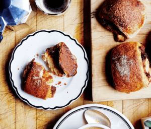 Kanelbullar med dadelfyllning